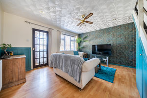 Lounge- click for photo gallery